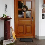 Schmoelz Robert *